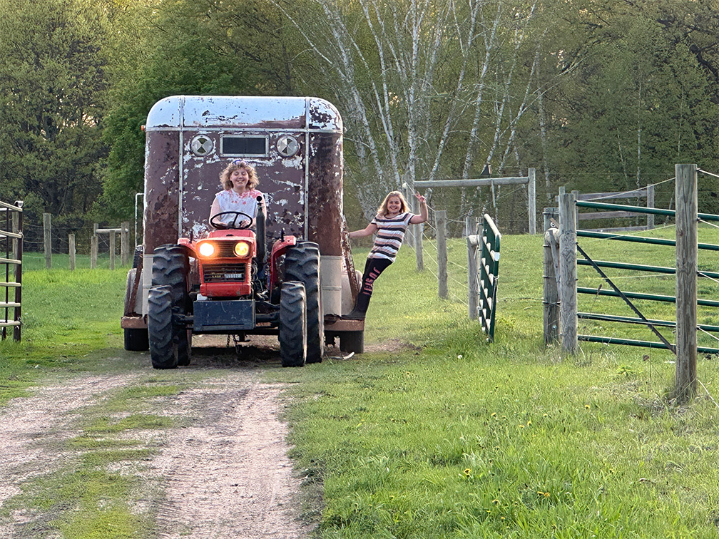 Kids on Tractor min